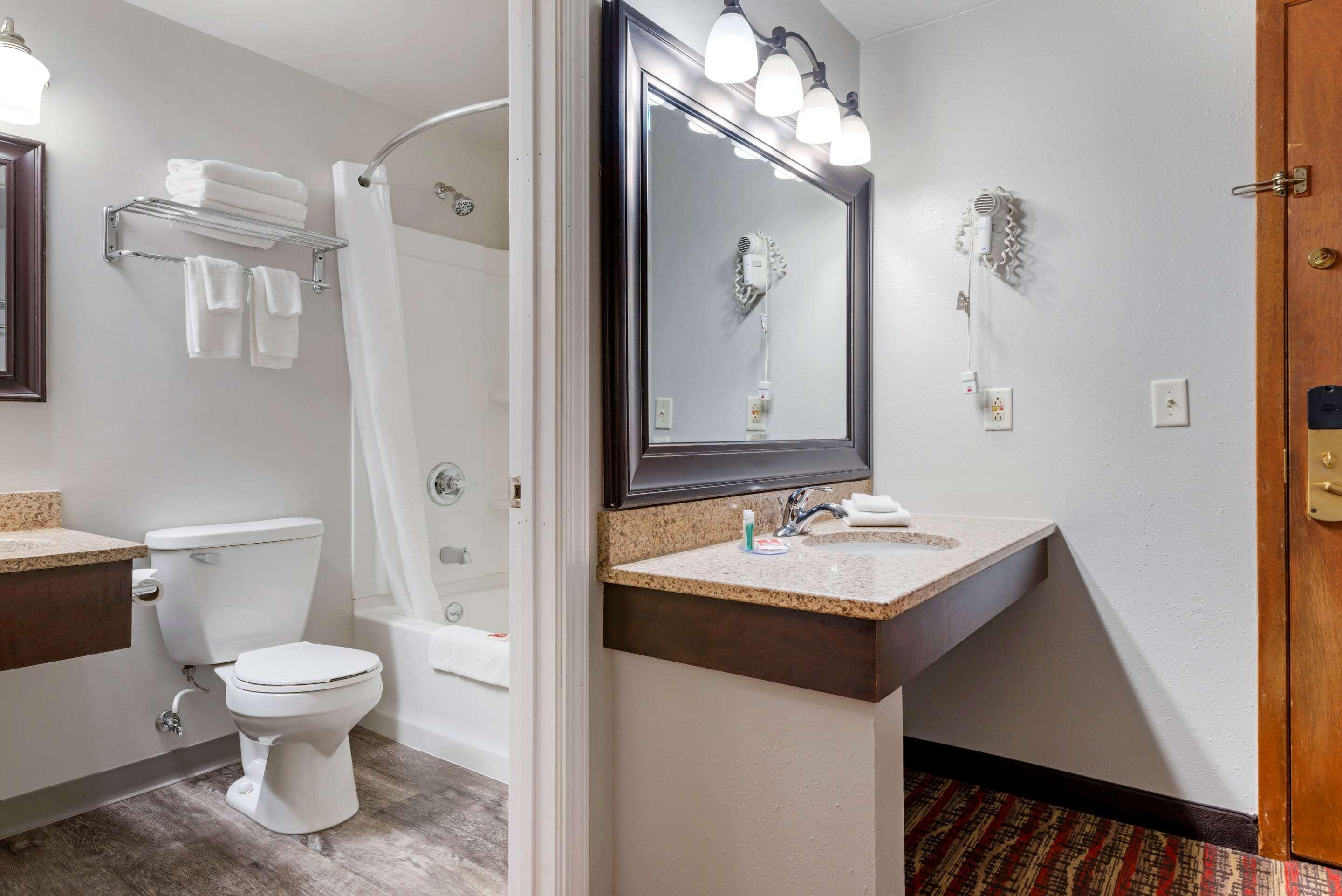 Econo Lodge Lakeview Маркетт Экстерьер фото