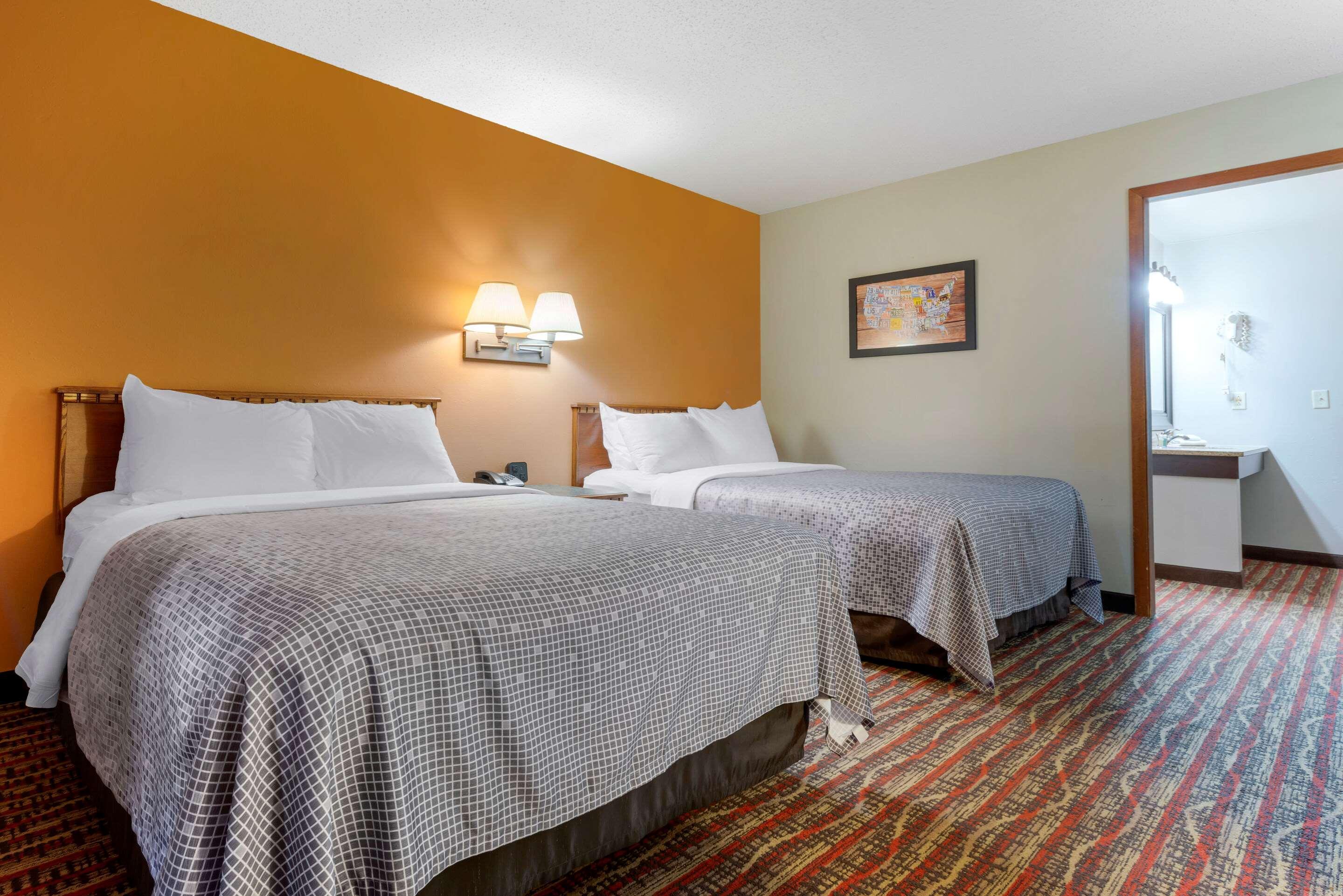 Econo Lodge Lakeview Маркетт Экстерьер фото