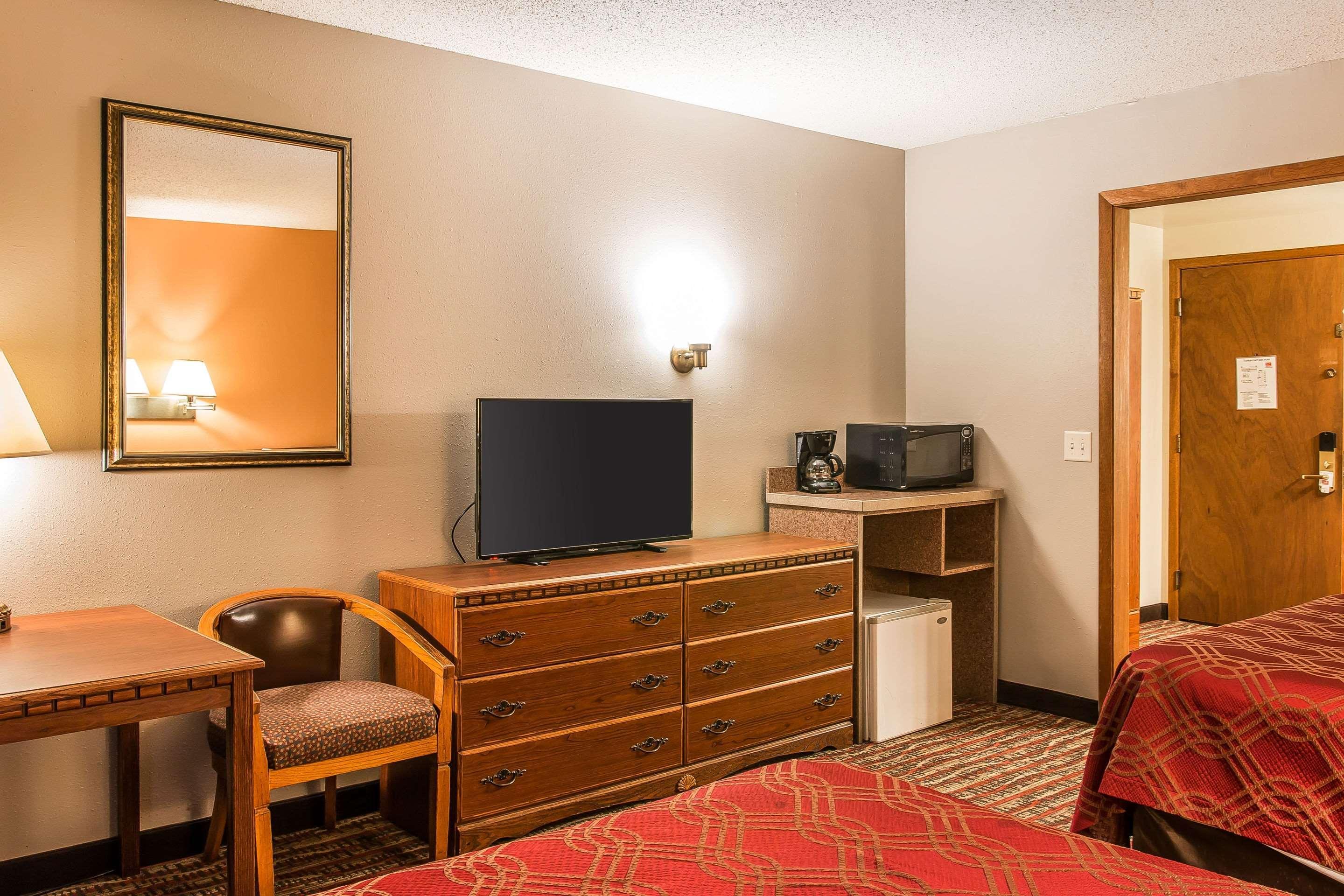 Econo Lodge Lakeview Маркетт Экстерьер фото
