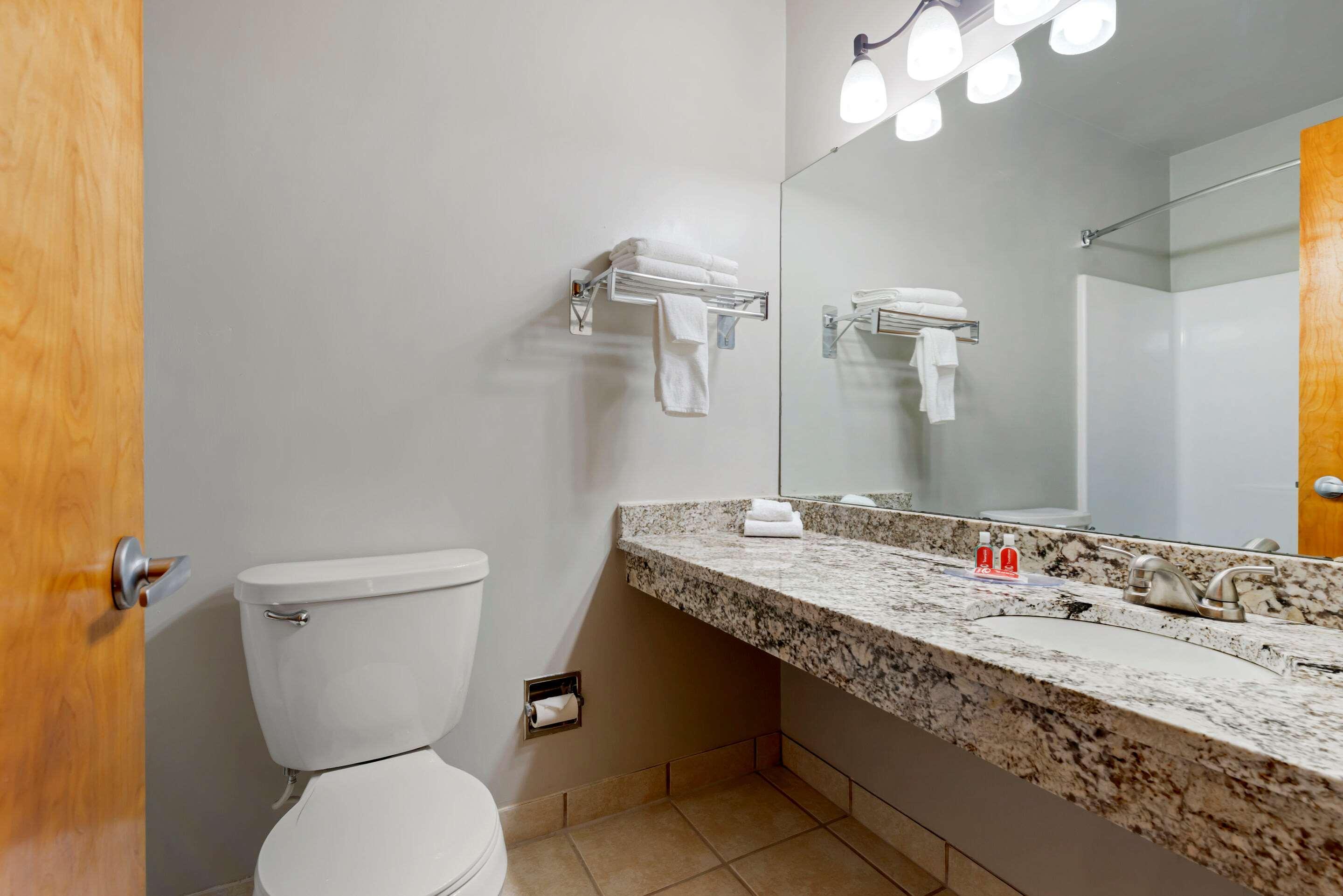 Econo Lodge Lakeview Маркетт Экстерьер фото