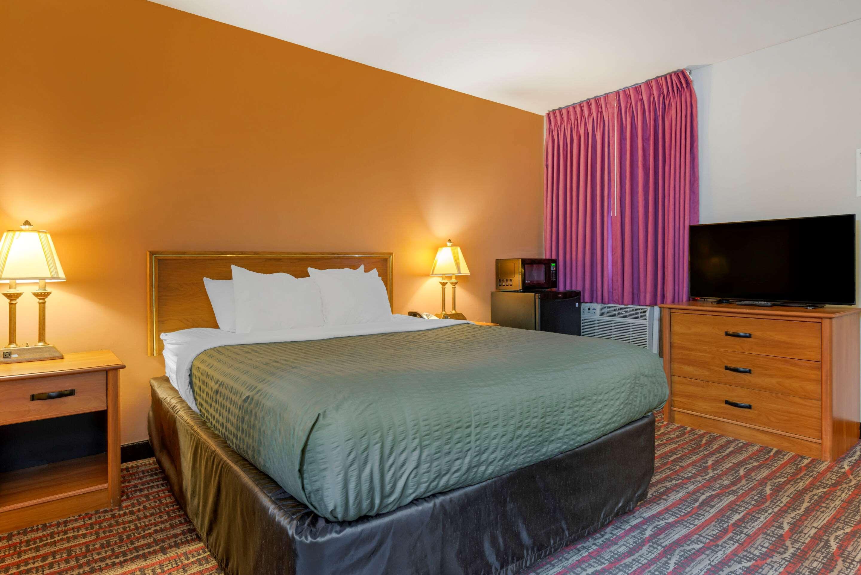 Econo Lodge Lakeview Маркетт Экстерьер фото