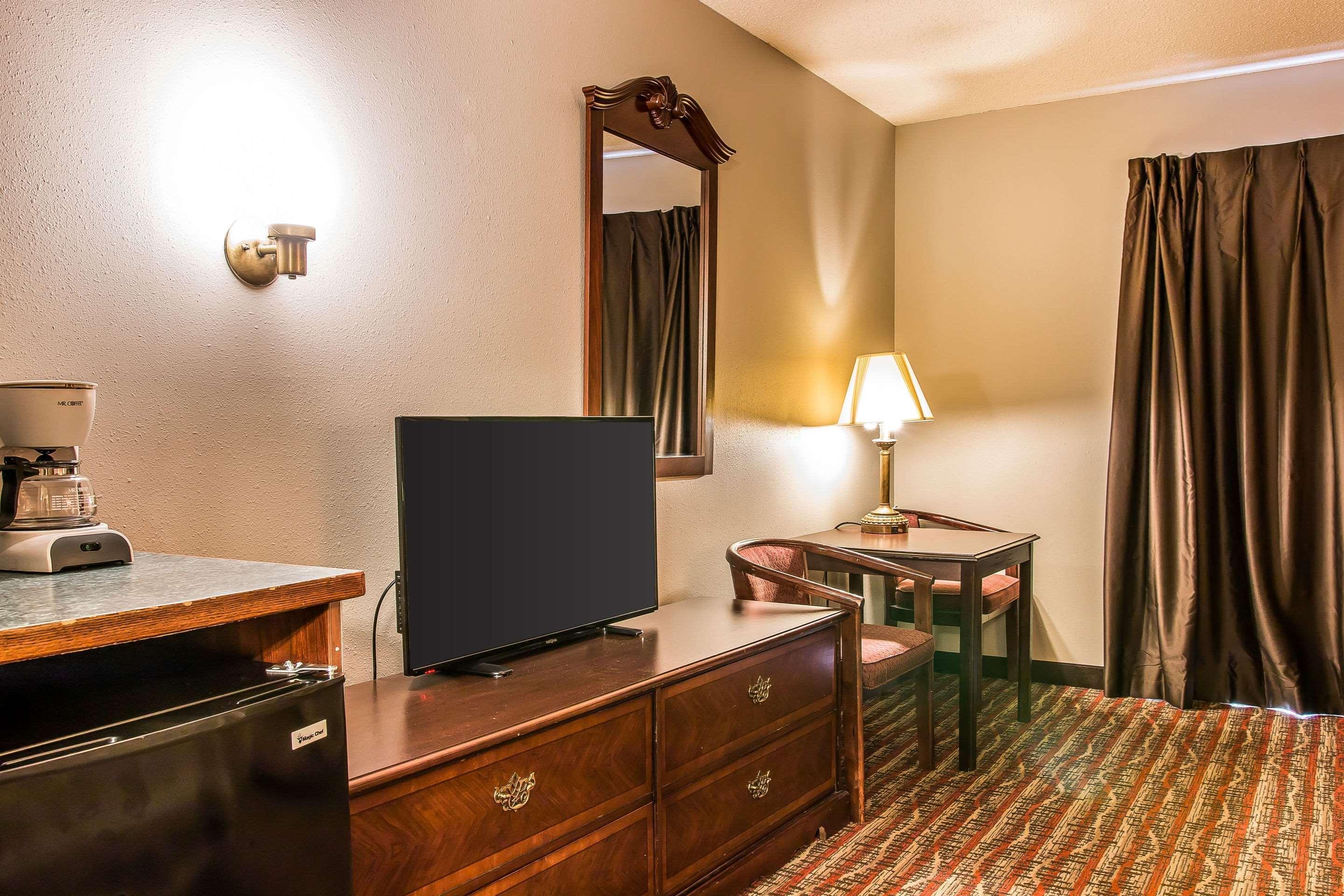 Econo Lodge Lakeview Маркетт Экстерьер фото