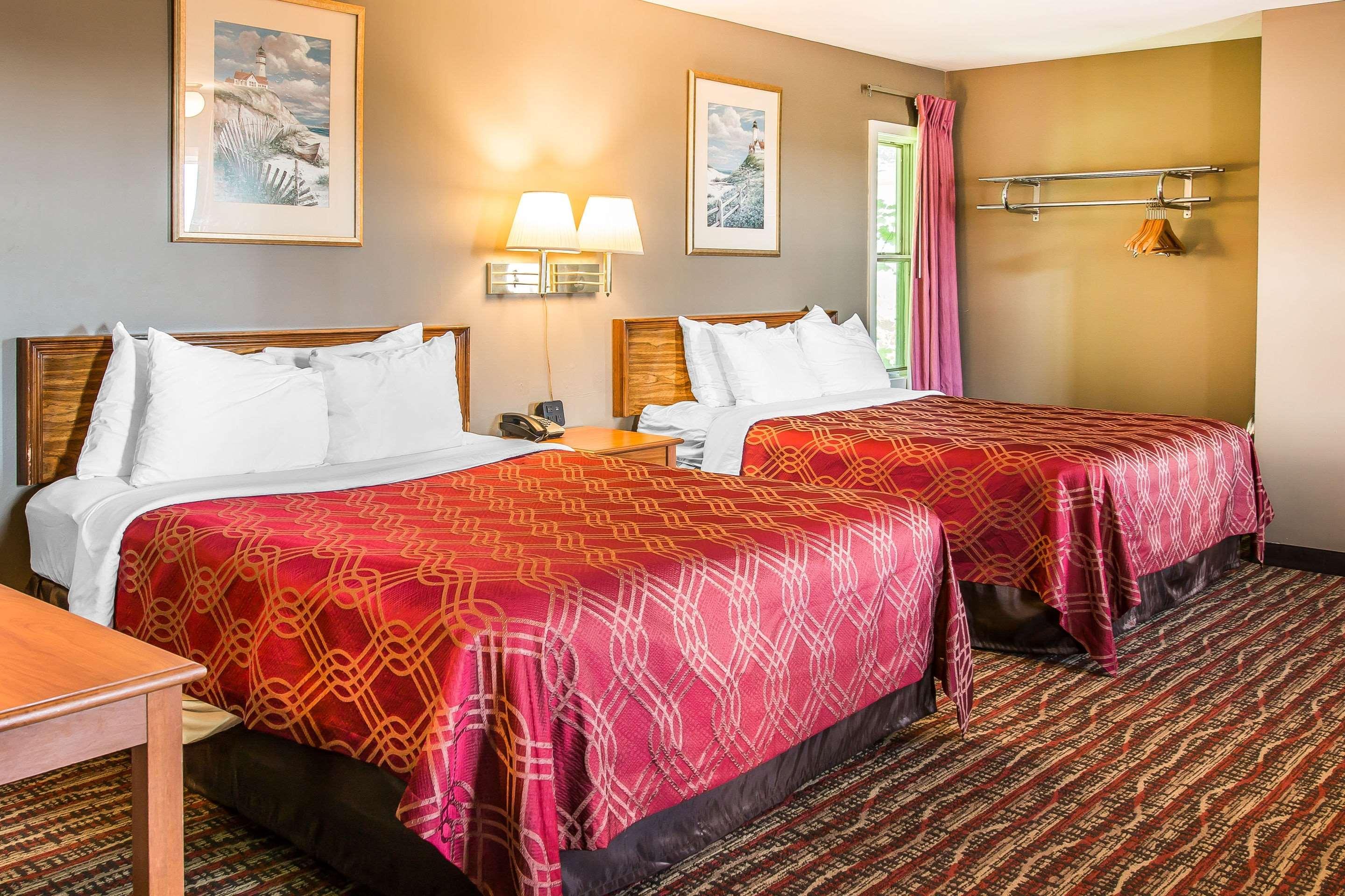 Econo Lodge Lakeview Маркетт Экстерьер фото