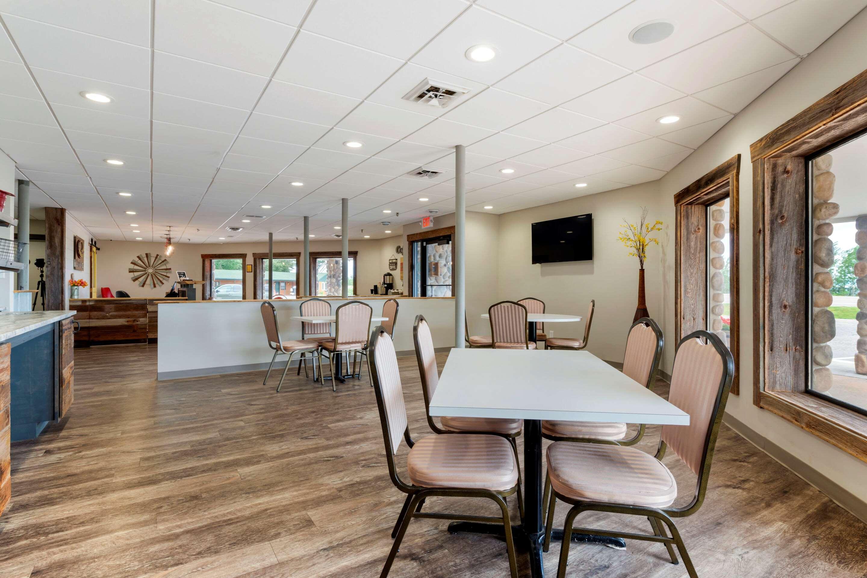 Econo Lodge Lakeview Маркетт Экстерьер фото
