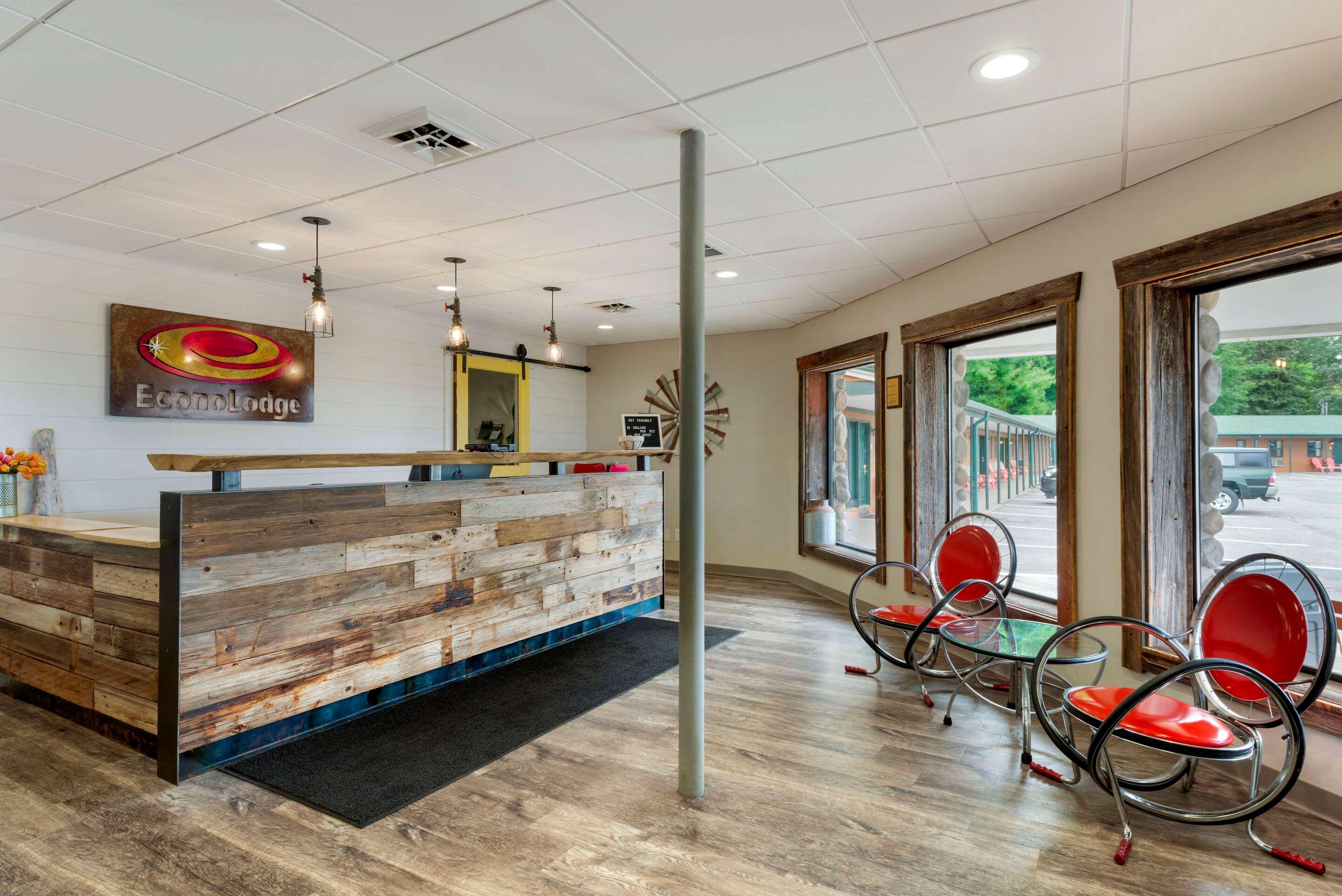 Econo Lodge Lakeview Маркетт Экстерьер фото