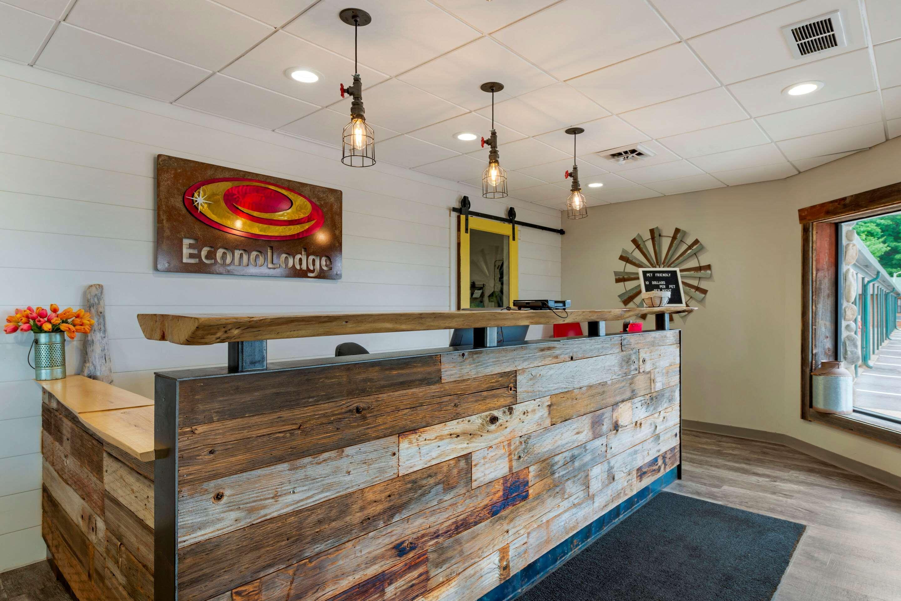 Econo Lodge Lakeview Маркетт Экстерьер фото
