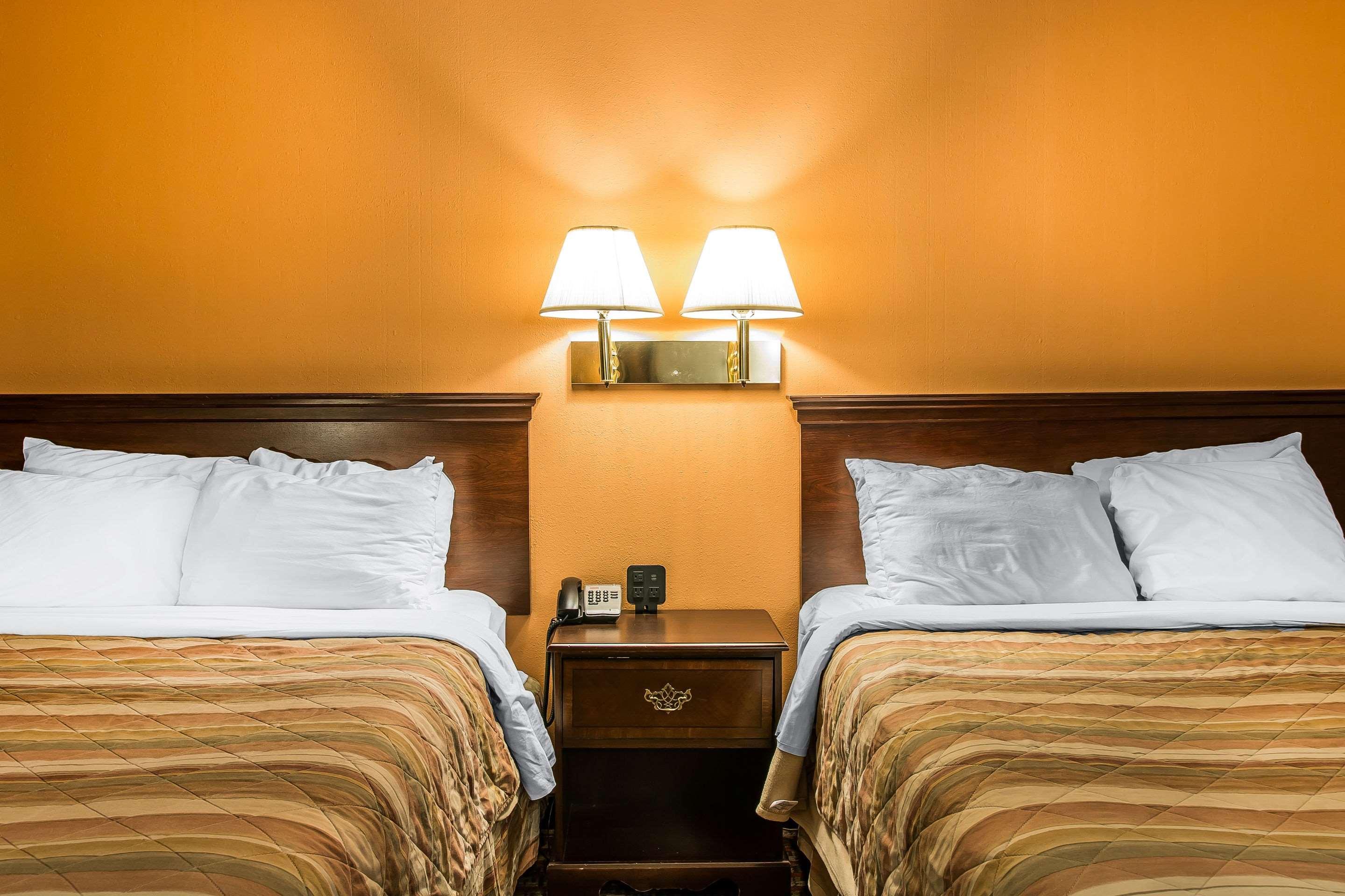 Econo Lodge Lakeview Маркетт Экстерьер фото